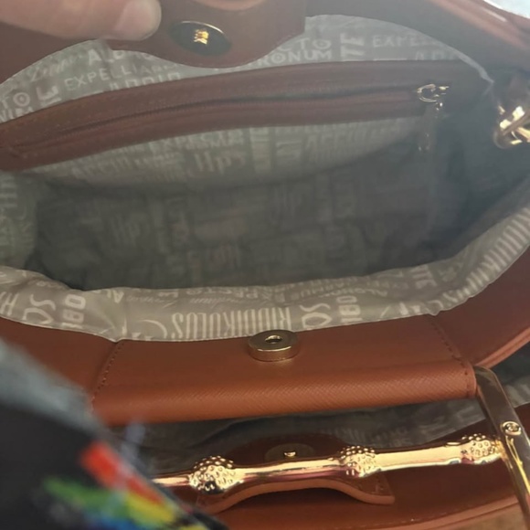 Purse - Picture 3 of 4